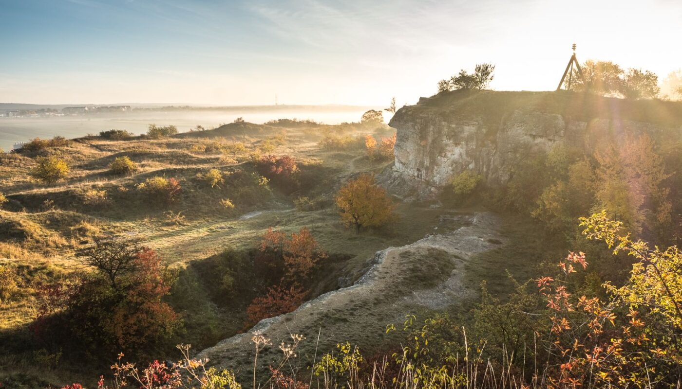 Stránská skála: Unikátní přírodní a archeologické naleziště